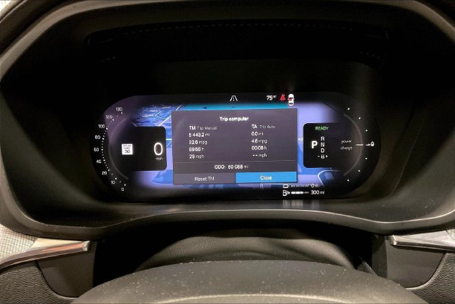 Certified 2024 Volvo XC60 T8 Ultimate AWD/4WD image 23