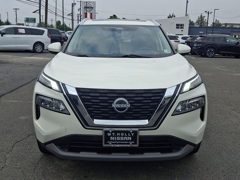 Used 2023 Nissan Rogue SV w/ SV Premium B Package AWD/4WD image 2
