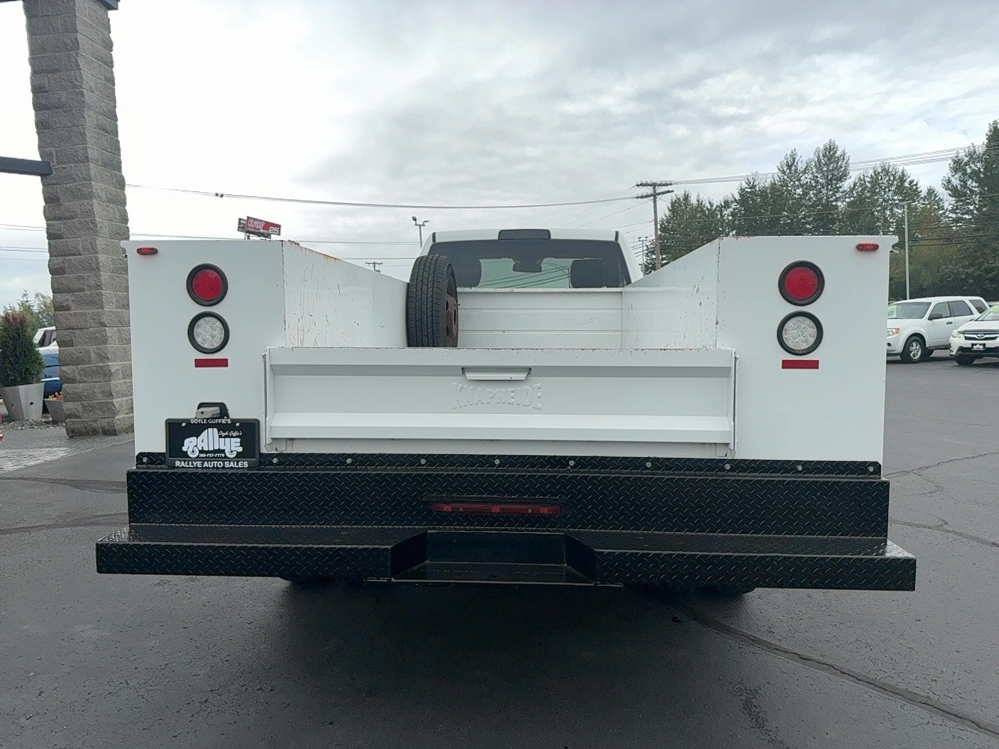 Used 2016 RAM 3500 Tradesman RWD image 4