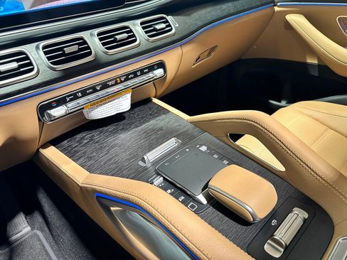 New 2026 Mercedes-Benz GLS 450 4MATIC image 12