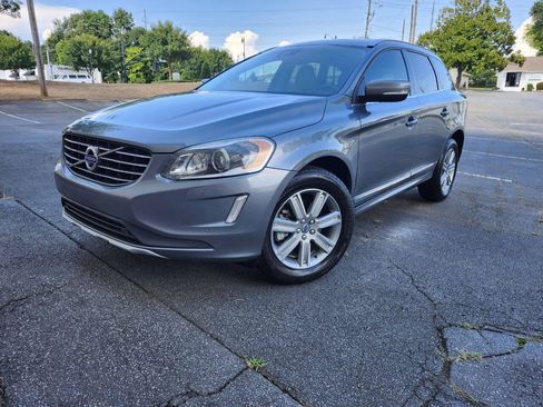 Used 2017 Volvo XC60 T5 Inscription w/ Preferred Option Package FWD image 3