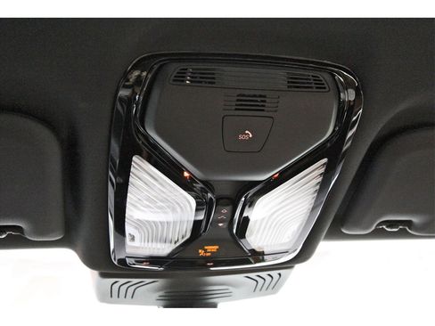 Used 2025 BMW X4 xDrive30i image 25