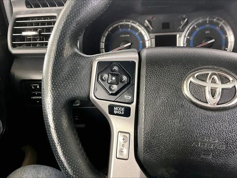 Used 2018 Toyota 4Runner SR5 Premium AWD/4WD image 17