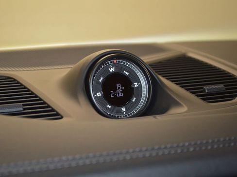 New 2026 Porsche Cayenne Coupe AWD/4WD image 26