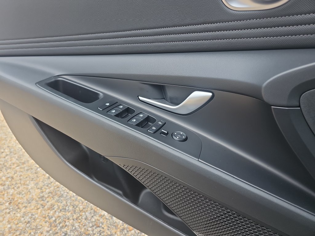 New 2026 Hyundai Elantra Limited FWD image 23
