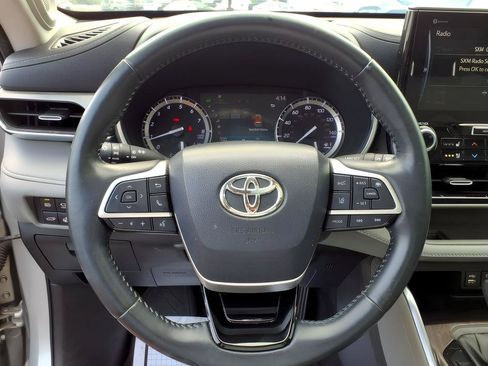 Used 2022 Toyota Highlander Platinum AWD/4WD image 24