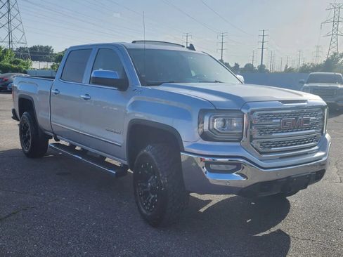 Used 2017 GMC Sierra 1500 SLT w/ SLT Premium Package AWD/4WD image 15
