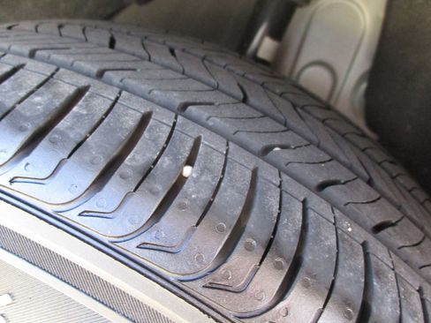 Used 2024 Nissan Altima 2.5 SV image 11