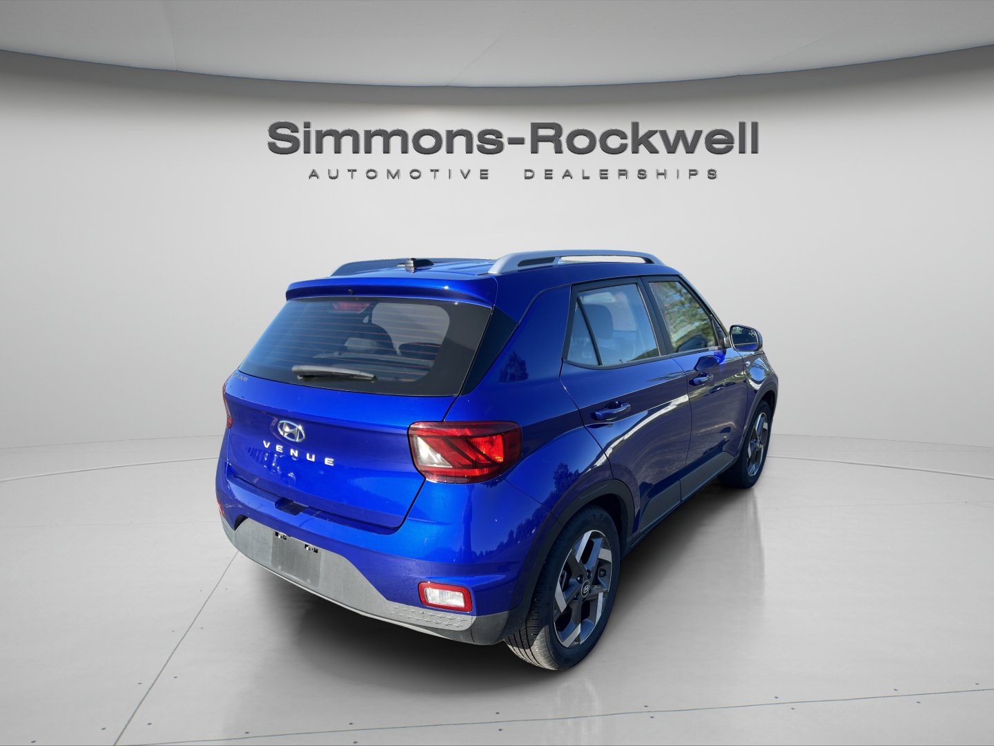 Used 2025 Hyundai Venue SEL FWD image 5