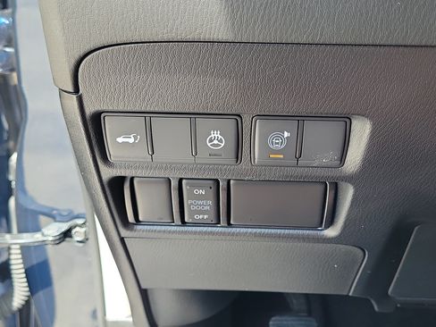 Certified 2023 Nissan Armada SL w/ Cargo Package AWD/4WD image 26