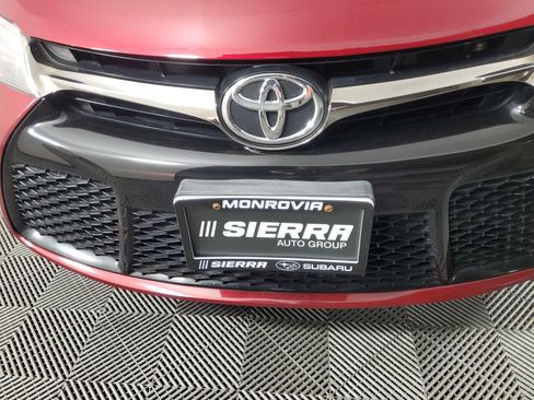 Used 2017 Toyota Camry XSE w/ Moonroof Package FWD image 10