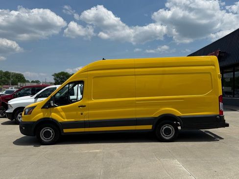 Used 2022 Ford Transit 250 148 High Roof Extended w/ Parcel Delivery Package RWD image 3