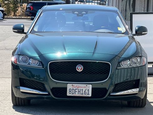 Used 2017 Jaguar XF Prestige RWD image 9
