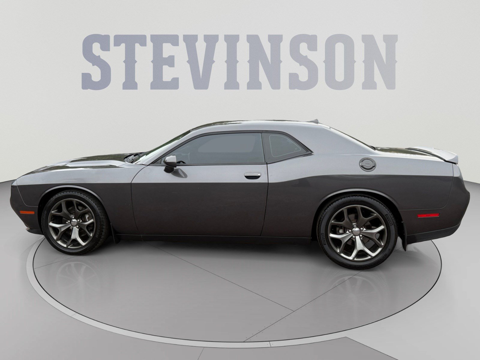 Used 2015 Dodge Challenger SXT Plus w/ Driver Convenience Group RWD image 2