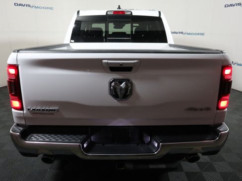 Used 2022 RAM 1500 Laramie AWD/4WD image 7