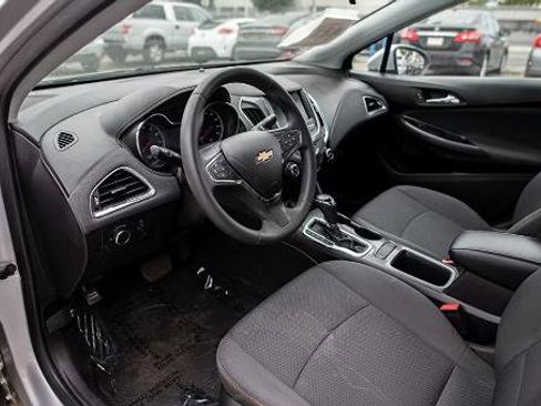 Used 2019 Chevrolet Cruze Sedan image 9