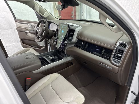 Certified 2025 RAM 1500 Laramie AWD/4WD image 18