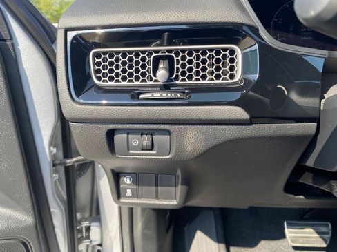 Used 2023 Honda Civic Sport image 18