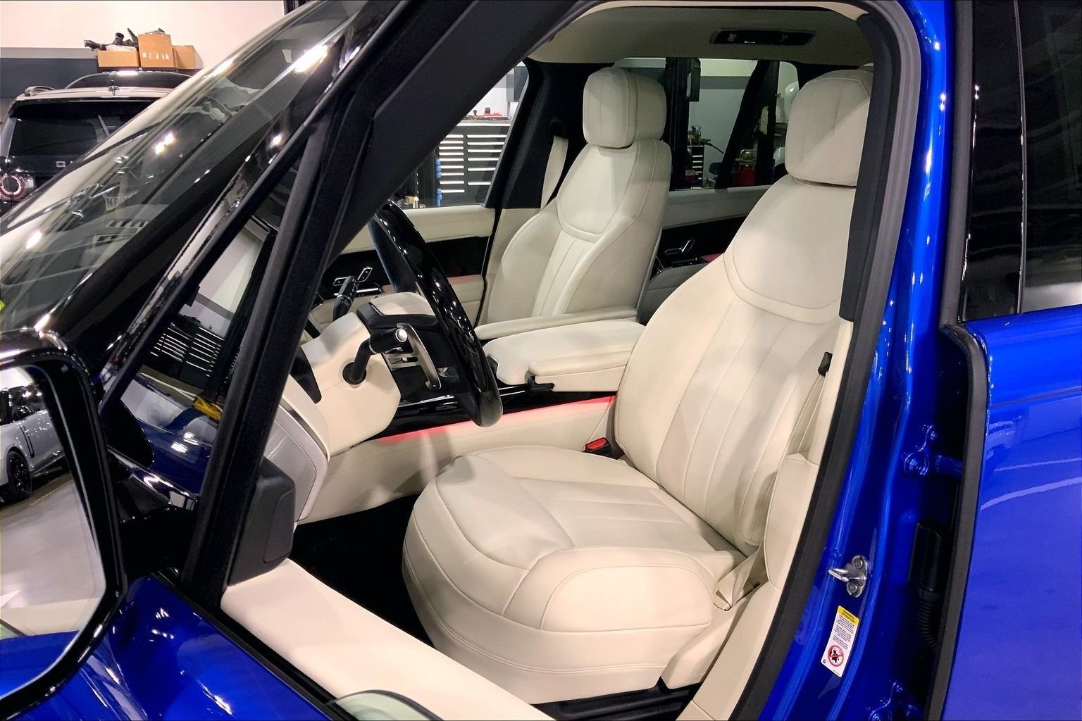 New 2026 Land Rover Range Rover SE AWD/4WD image 9