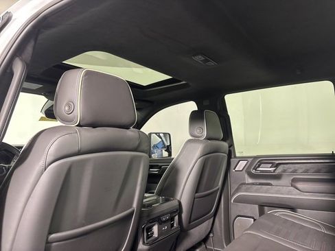 Used 2025 GMC Sierra 2500 AT4X image 15