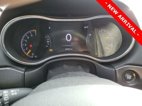 Used 2018 Jeep Grand Cherokee Altitude image 9