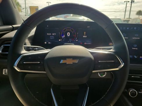 Used 2025 Chevrolet Traverse High Country FWD image 21