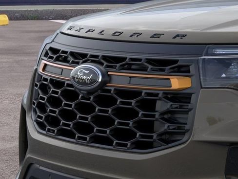 Used 2026 Ford Explorer Tremor w/ Tremor Convenience Package AWD/4WD image 18