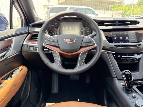 New 2026 Cadillac XT5 Premium Luxury w/ Driver Assist Package AWD/4WD image 17