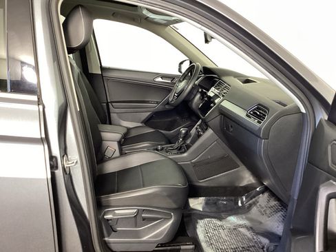 Used 2021 Volkswagen Tiguan SEL w/ 3rd Row Seat Package AWD/4WD image 9