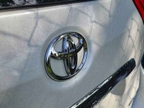 Used 2018 Toyota Sienna Limited FWD image 8