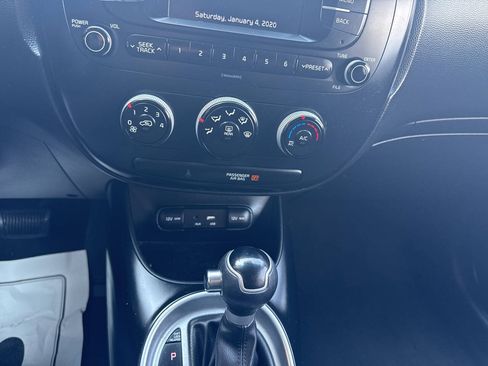 Used 2018 Kia Soul FWD image 28