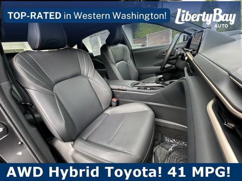 Used 2024 Toyota Crown Limited image 11