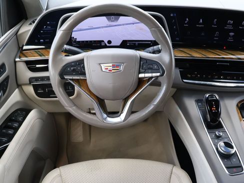 Used 2023 Cadillac Escalade Sport Platinum AWD/4WD image 11