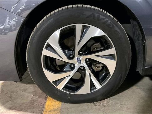 Used 2024 Subaru Legacy Premium AWD/4WD image 9