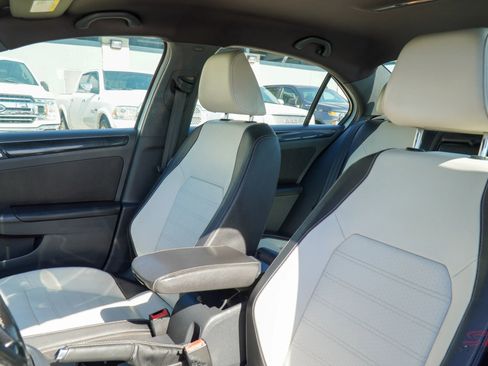 Used 2015 Volkswagen Jetta SE image 14