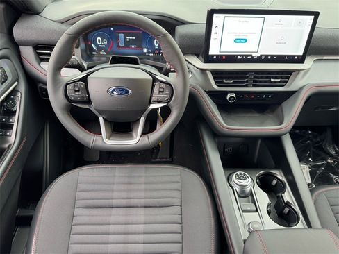 New 2026 Ford Explorer ST-Line w/ ST-Line Street Pack image 12