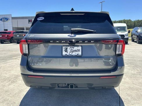 New 2026 Ford Explorer Active RWD image 6