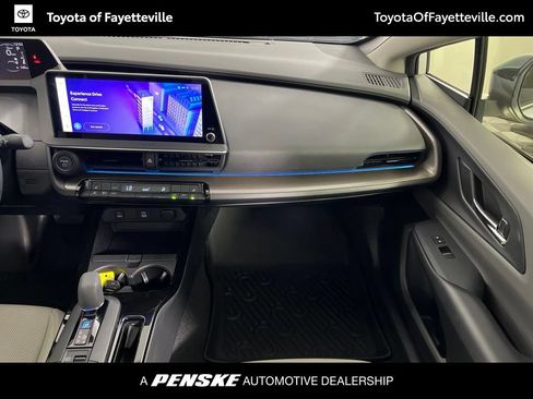 Used 2024 Toyota Prius XLE FWD image 14