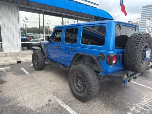 Used 2022 Jeep Wrangler Unlimited Rubicon w/ Xtreme Recon 35" Tire Package AWD/4WD image 2