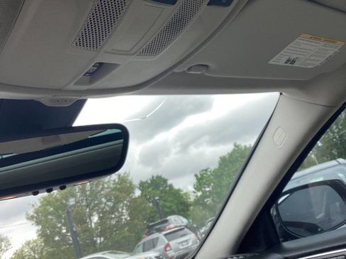 Used 2018 INFINITI QX30 AWD image 24