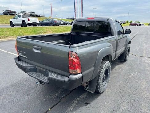 Used 2013 Toyota Tacoma 4x4 Regular Cab image 3