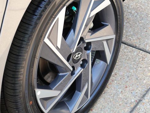 New 2025 Hyundai Elantra Limited image 41