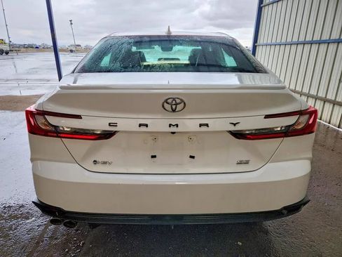 Used 2025 Toyota Camry SE image 6