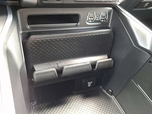 Used 2022 RAM 1500 Big Horn AWD/4WD image 25