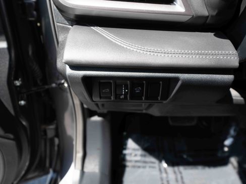 Used 2022 Subaru Outback Limited AWD/4WD image 11