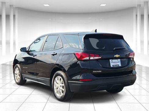 Used 2022 Chevrolet Equinox LS w/ LS Convenience Package FWD image 3