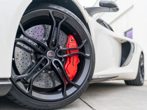 Used 2016 McLaren 650S Spider RWD image 8