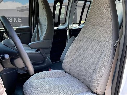 New 2026 GMC Savana 3500 w/ Driver Convenience Package RWD image 10