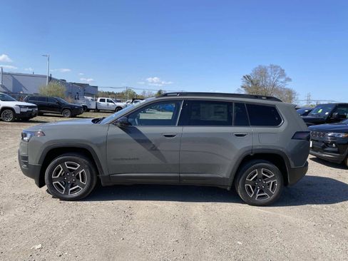 New 2026 Jeep Cherokee Laredo AWD/4WD image 2