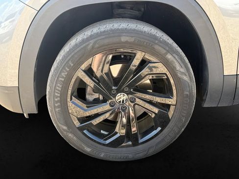 Used 2023 Volkswagen Atlas SE w/ Black Wheel Package AWD/4WD image 13